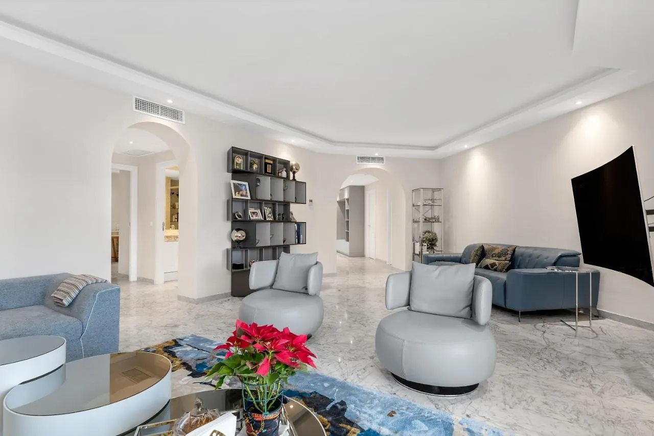 Modern And Large Apartment In The Heart Of Puerto Banus Marbellac